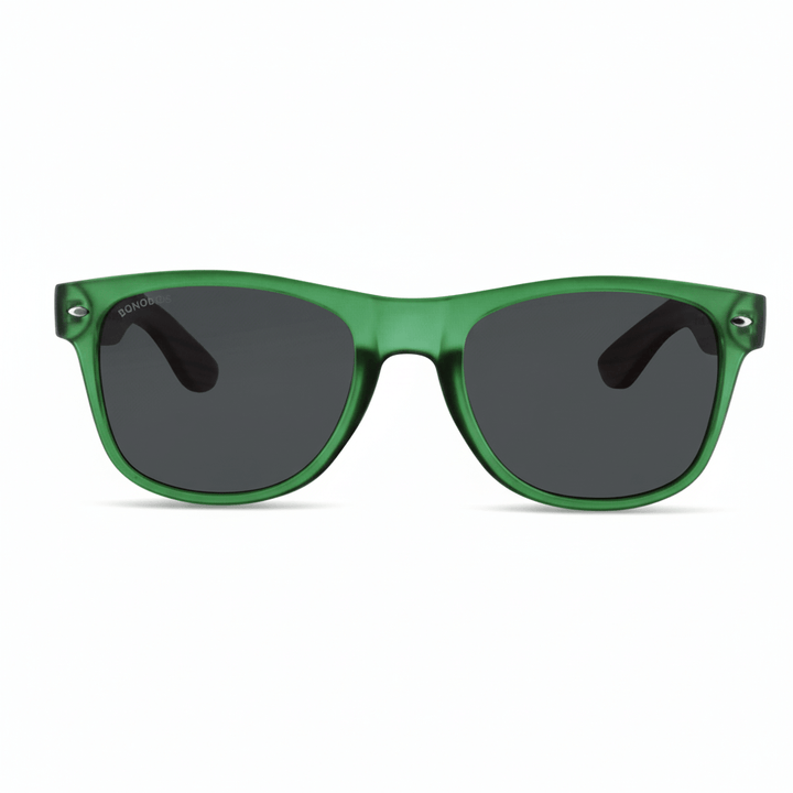 anteojos de sol polarizados de plastico reciclado regalo corporativo de color verde y lentes polarizadas de color negro vista frontal #color-marco_forest