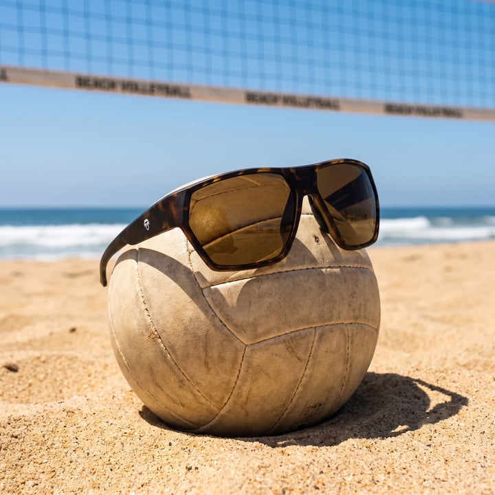 Bonoboss Andes Carey lentes de sol deportivos cristal café, detalle en la playa #color_carey