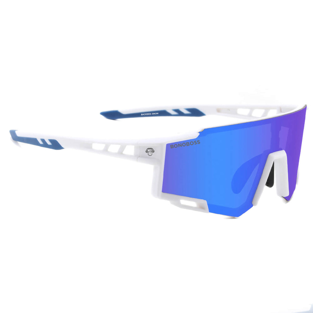 Runner usando Backside lentes fotocromáticos deportivo blanco clásico #color_blanco