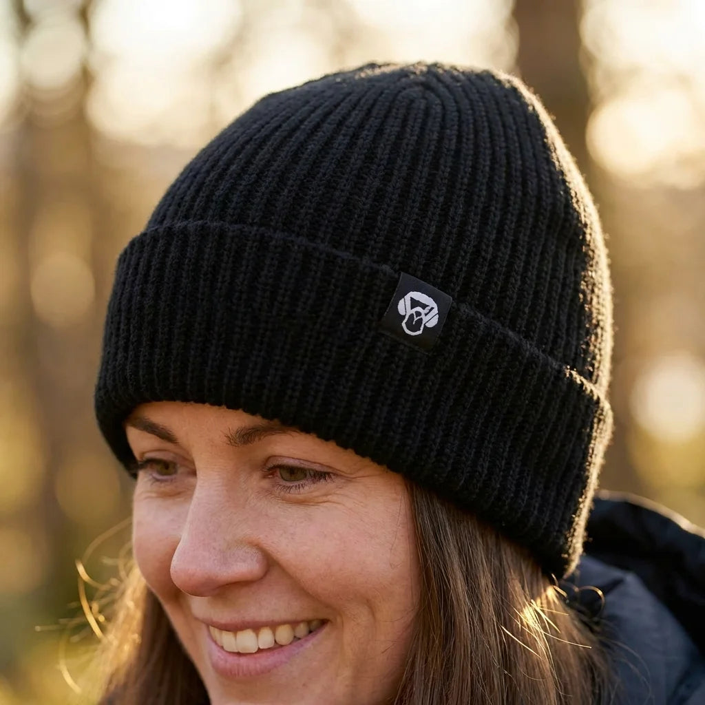 Beanie gorro de invierno retrato luz dorada close-up Bonoboss