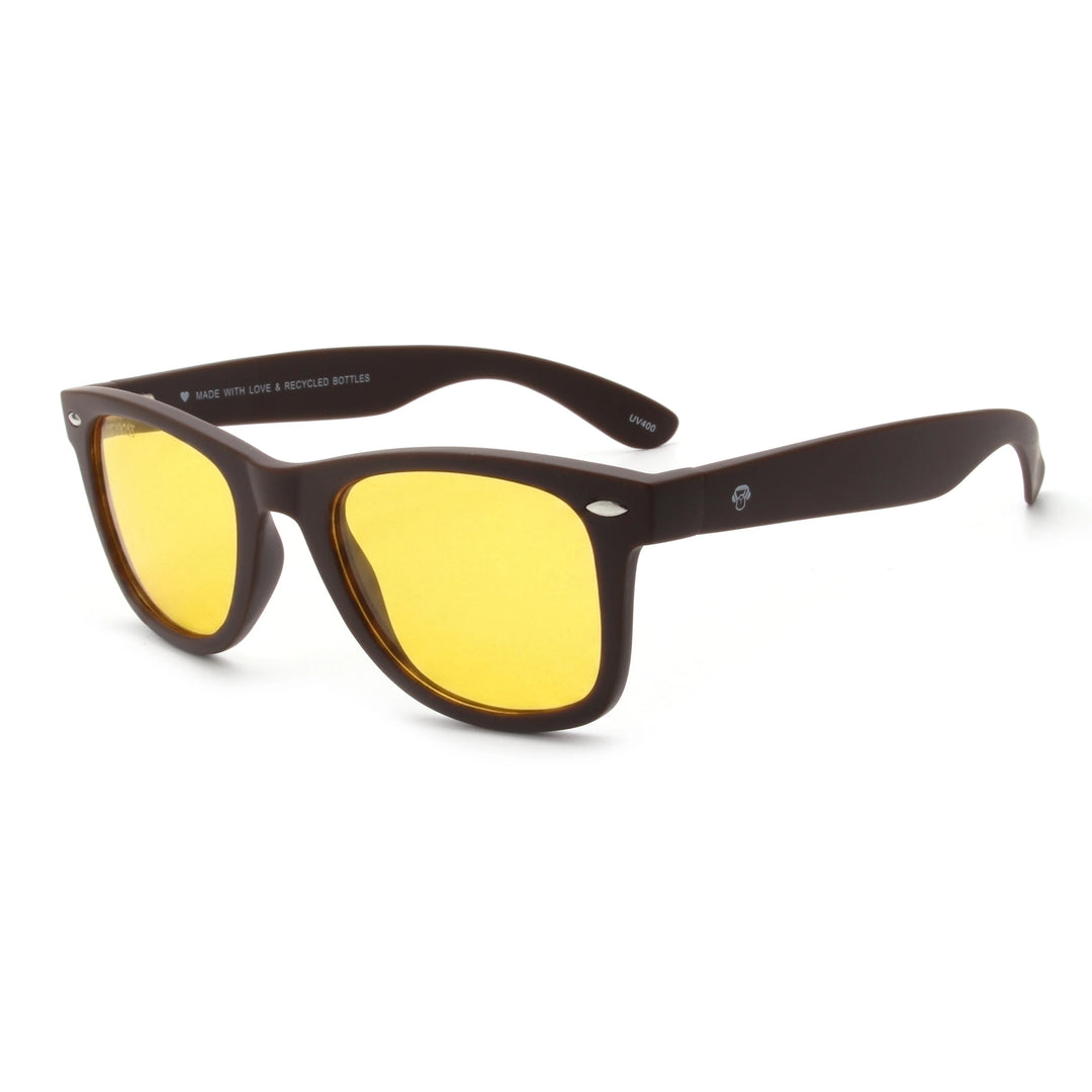 Acacia RPET Café lentes de sol cristal Amarillo vista tres cuartos unisex madera reciclada #color_amarillo