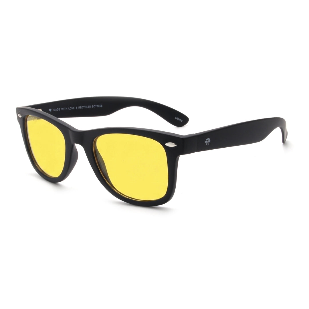 Acacia RPET Negro lentes de sol cristal Amarillo vista tres cuartos unisex madera reciclada #color_amarillo