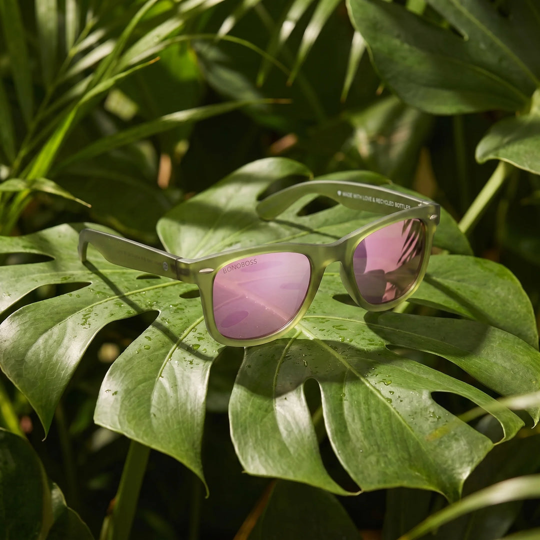 Lentes sol Acacia RPET Olive polarizados UV400 composicion botanica hoja monstera tropical Bonoboss #color_espejado-pink