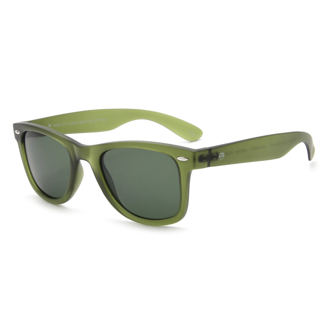 Acacia RPET Olive lentes de sol cristal G15 vista tres cuartos unisex madera reciclada #color_g15
