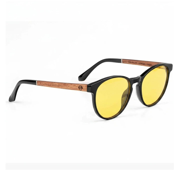 Lentes de sol Bonoboss Chiloé 220 Negro cristal Amarillo vista tres cuartos armazón bio-acetato varilla madera UV400 #editorial_angulo45 #color_amarillo
