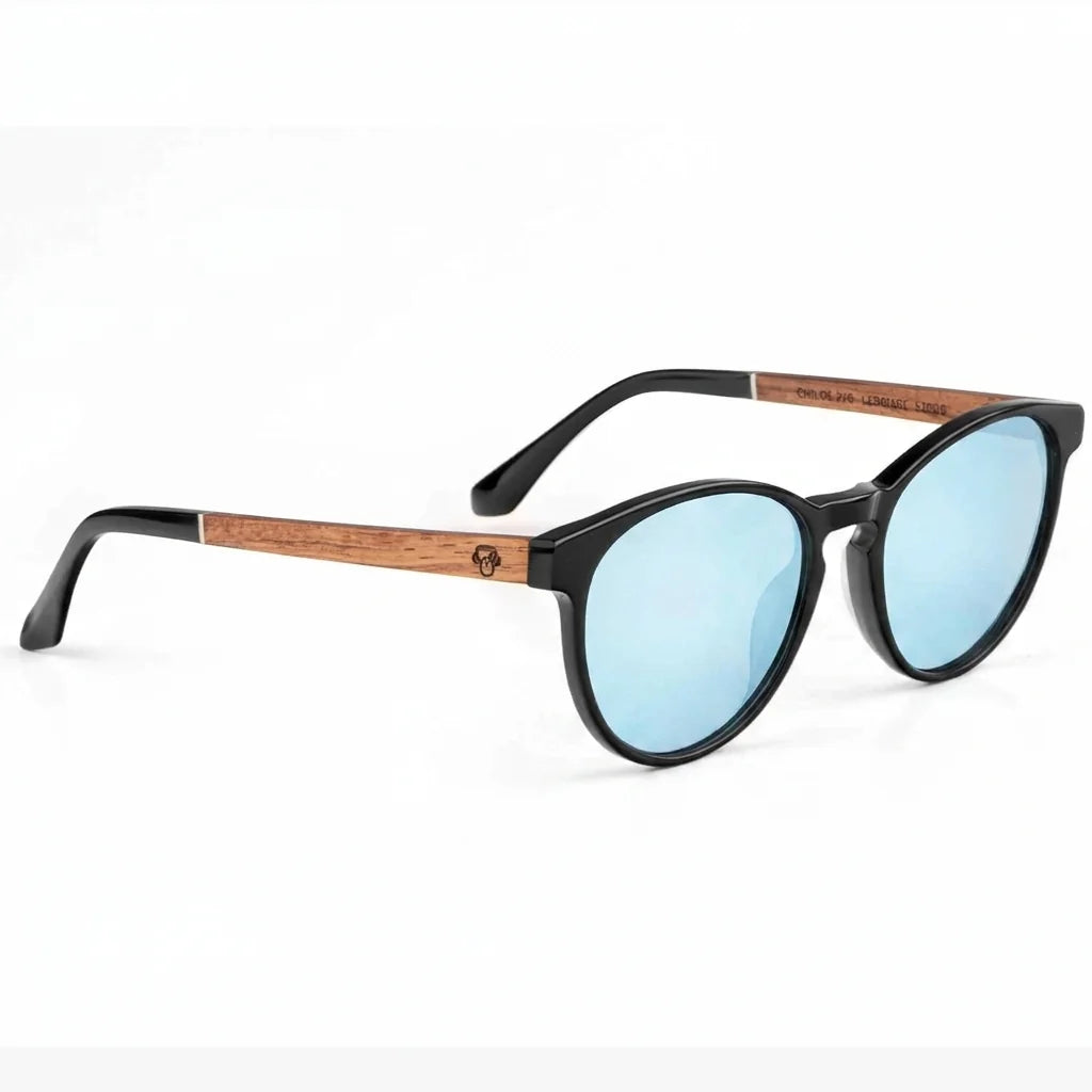 Lentes de sol Bonoboss Chiloé 220 Negro cristal Espejado Azul Ice vista tres cuartos armazón bio-acetato varilla madera UV400 #editorial_angulo45 #color_azul_ice