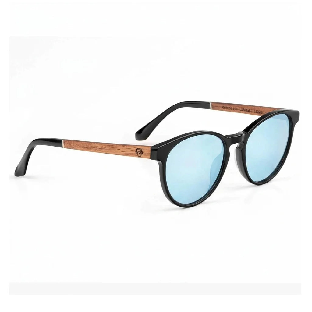 Lentes de sol Bonoboss Chiloé 220 Negro cristal Espejado Azul Ice vista tres cuartos armazón bio-acetato varilla madera UV400 #editorial_angulo45 #color_azul_ice