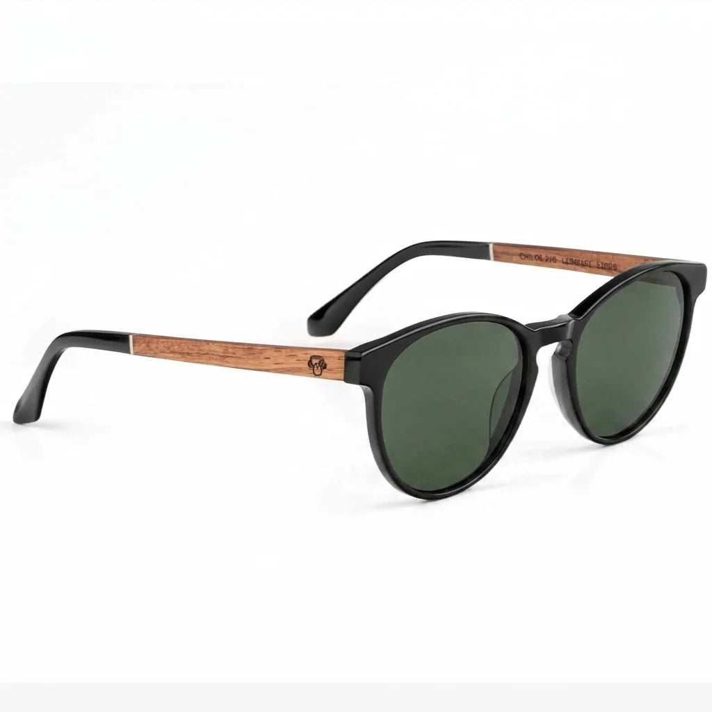 Lentes de sol Bonoboss Chiloé 220 Negro cristal G15 vista tres cuartos armazón bio-acetato varilla madera UV400 #editorial_angulo45 #color_g15