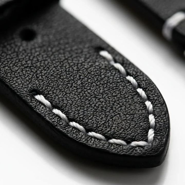 Bonoboss Correa Cuero Premium 22mm Negro - macro detalle costura textura #editorial_wb_macro_stitch #color_negro