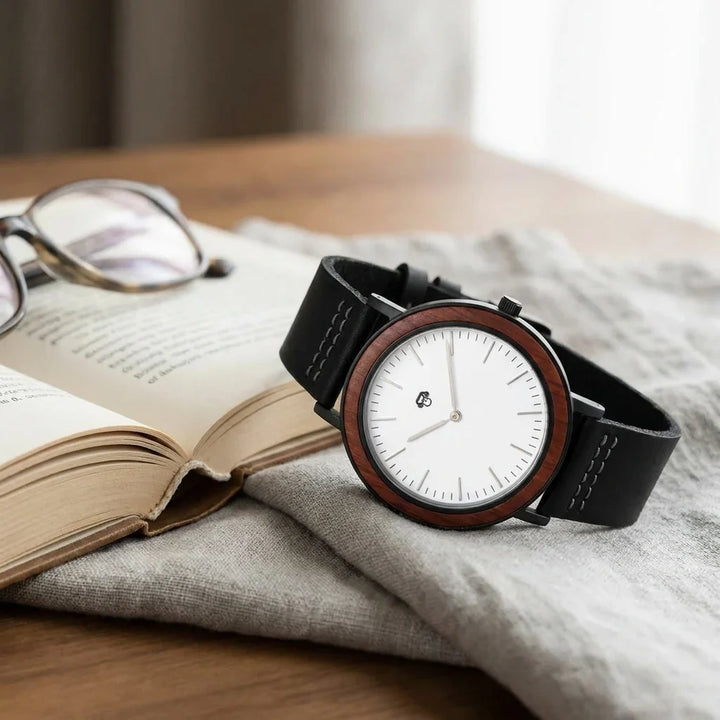 Bonoboss Toki Sándalo Rojo Sport - reloj still life lino y libro luz natural #editorial_ctx_linen_book #color_negro