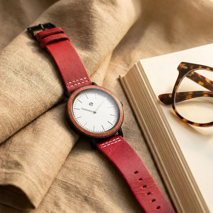 Bonoboss Toki Sándalo Rojo Sport - reloj still life lino y libro luz natural #editorial_ctx_linen_book #color_rojo