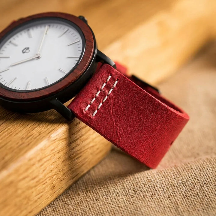 Bonoboss Toki Sándalo Rojo Sport - macro correa de cuero costura #editorial_ctx_macro_strap #color_rojo