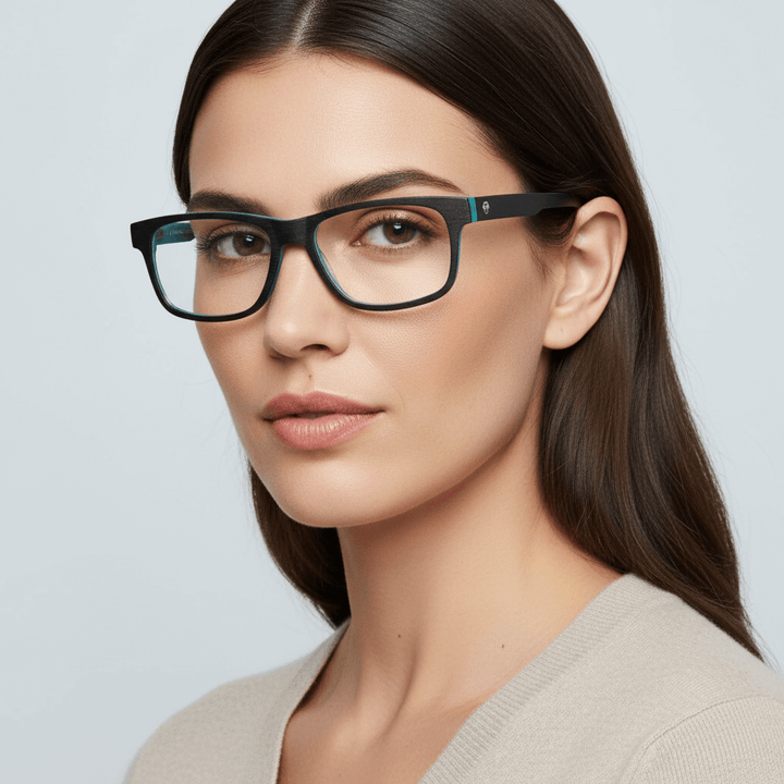 la vista lateral de una modelo mujer de cara ovalada usando armazones marcos opticos con receta Bonoboss de color texturizado en acetato natural biodegradable sustentable reciclado laminao de #color_darkblue