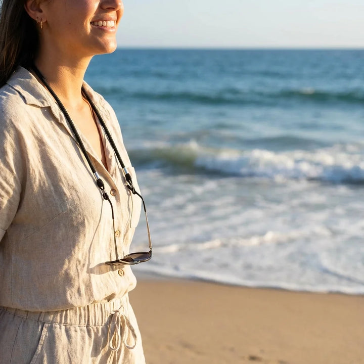 Correa para lentes reciclada negro en playa lentes colgando cuello Bonoboss #color_negro