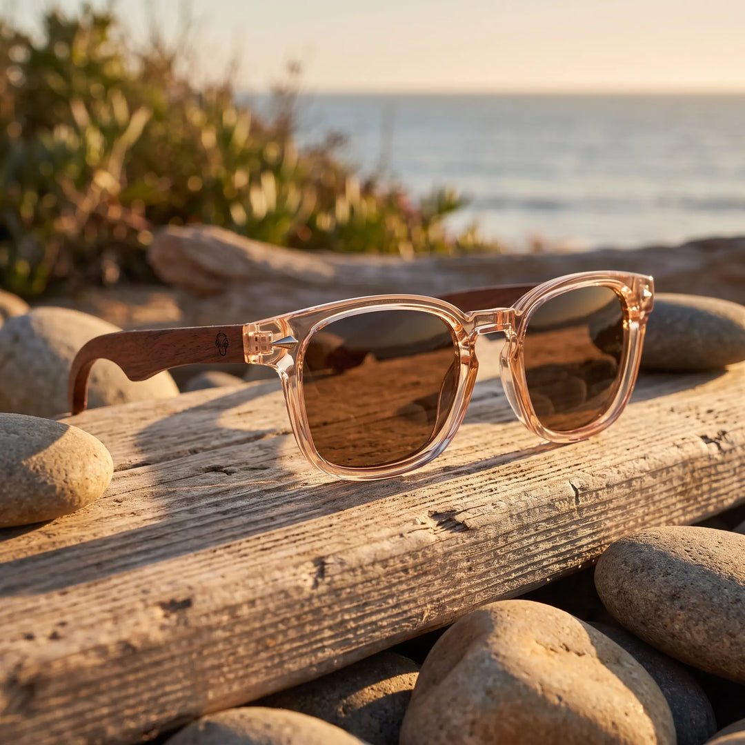 Lentes de sol Bonoboss Creta Brown en contexto de estilo de vida #editorial_banner #color_brown