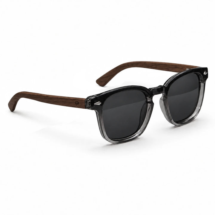 Lentes de sol Bonoboss Creta Negro vista tres cuartos varillas de madera #editorial_angulo45 #color_negro