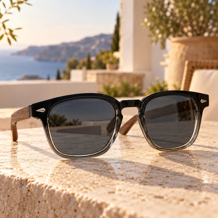 Lentes de sol Bonoboss Creta Negro en contexto de estilo de vida #editorial_banner #color_negro