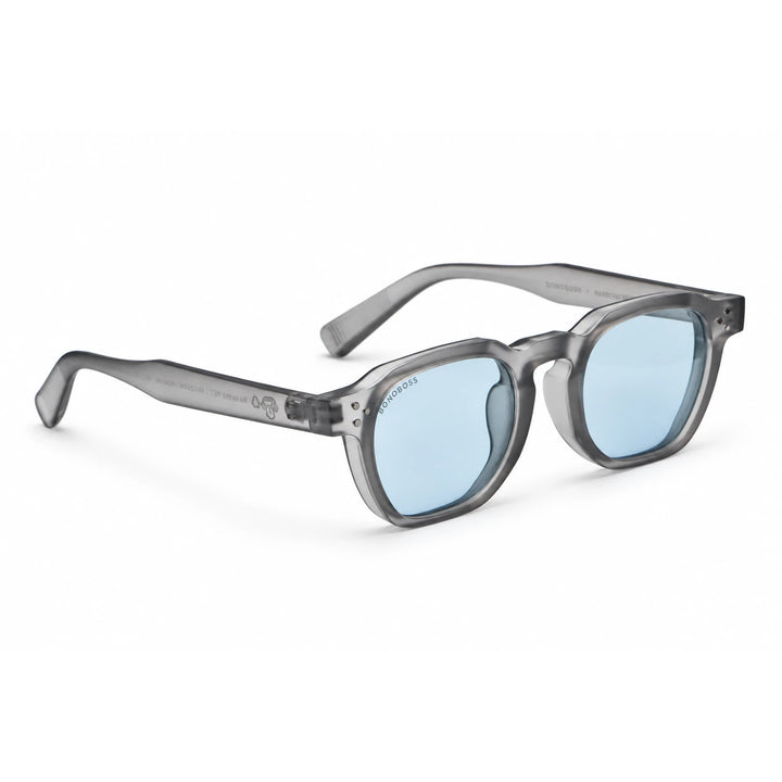 Lentes de sol Bonoboss Damero Blue vista tres cuartos armazón plástico reciclado RPET #editorial_angulo45 #color_blue