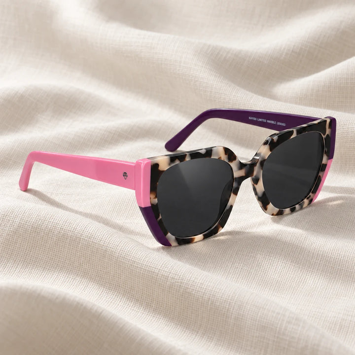 Lentes de sol Bonoboss Di Trevi Marble en contexto de estilo de vida #color_marble