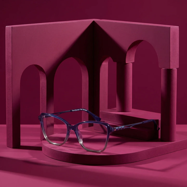Anteojos Fiore 1006 en azul – still life among monochrome magenta arches
