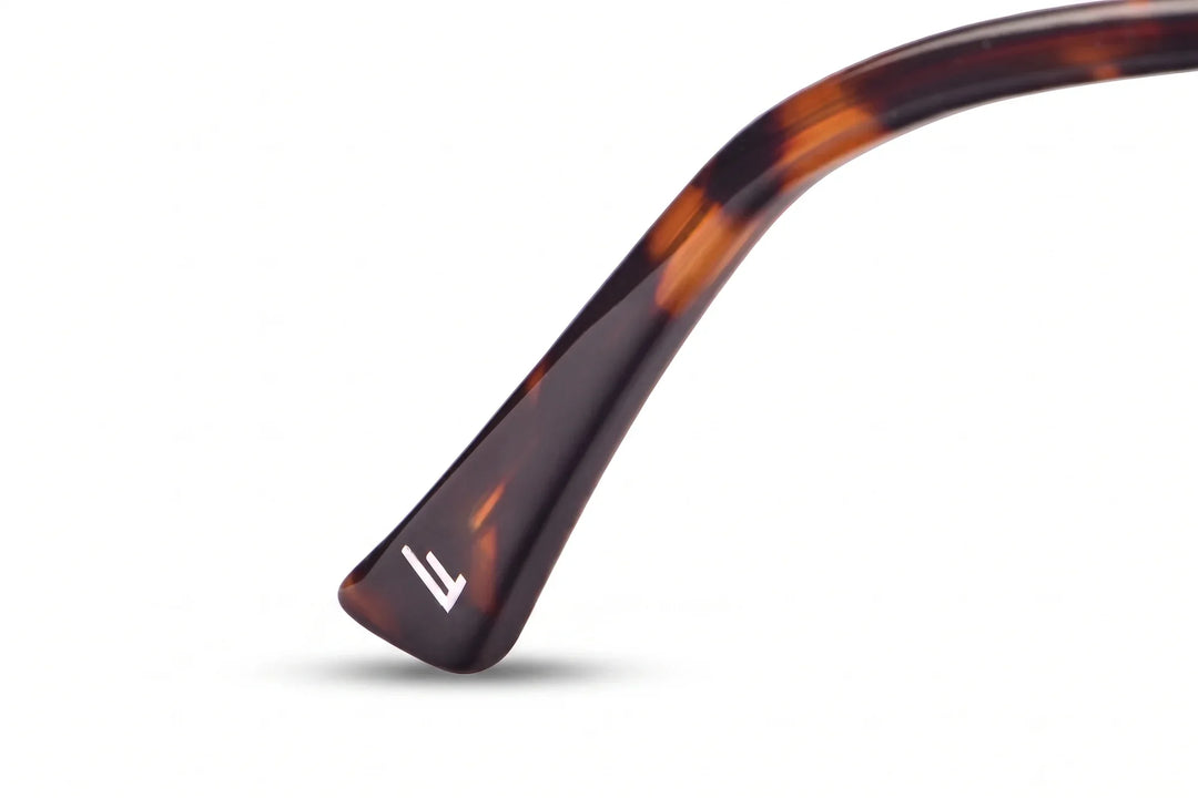 Anteojos Fiore 1031 en tortoiseshell – temple logo detail