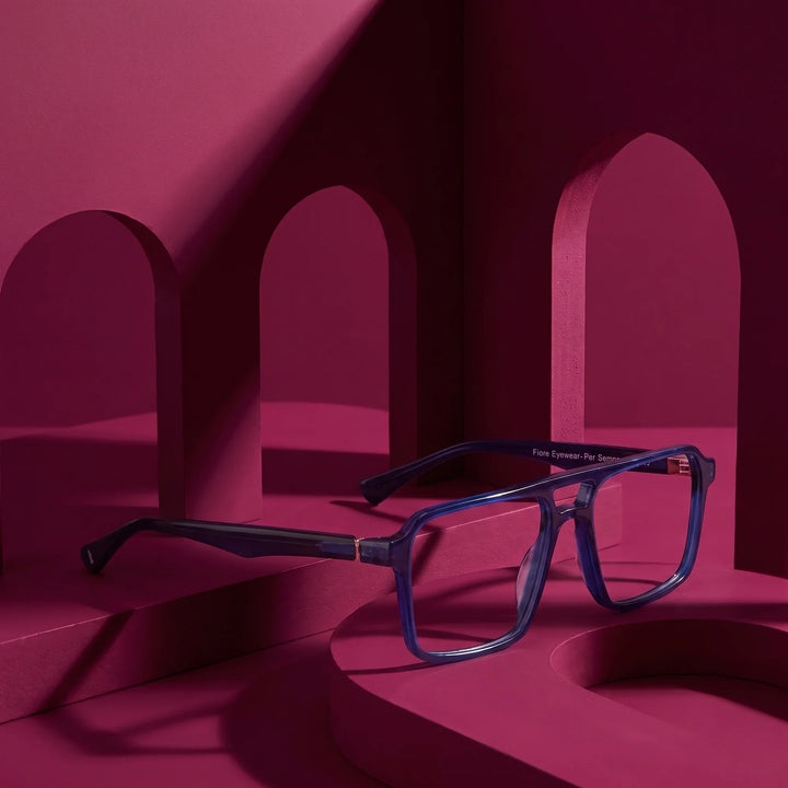 Anteojos Fiore 1039 en azul – still life among monochrome magenta arches