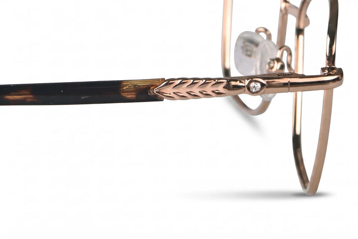 Anteojos Fiore 2210 en gold pink – close-up detail