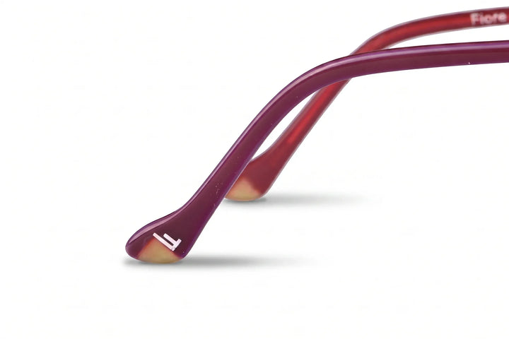 Anteojos Fiore 3837 en red gold – temple logo detail