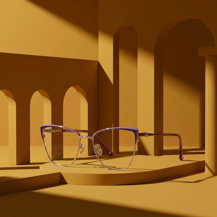 Anteojos Fiore 3839 en purple silver – staged on a sculptural mustard ochre architecture set