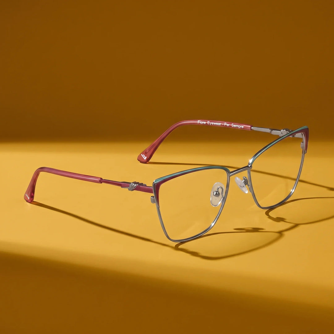 Anteojos Fiore 3839 en red gun – hero still life against a deep mustard ochre backdrop