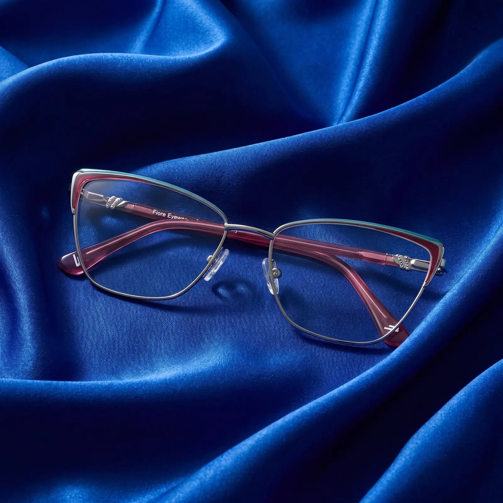 Anteojos Fiore 3839 en red gun – nested in flowing cobalt silk