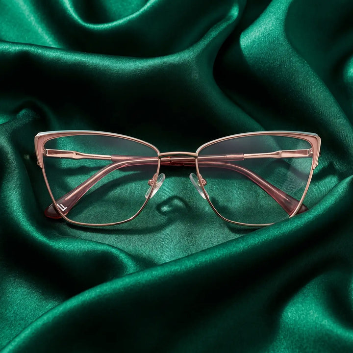 Anteojos Fiore 3839 en pink gold – envuelto en seda esmeralda fluida