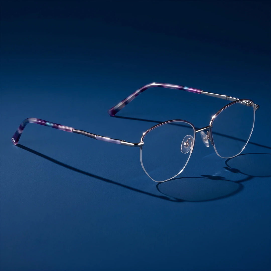 Anteojos Fiore 3921 en purple silver – hero still life against a deep midnight blue backdrop