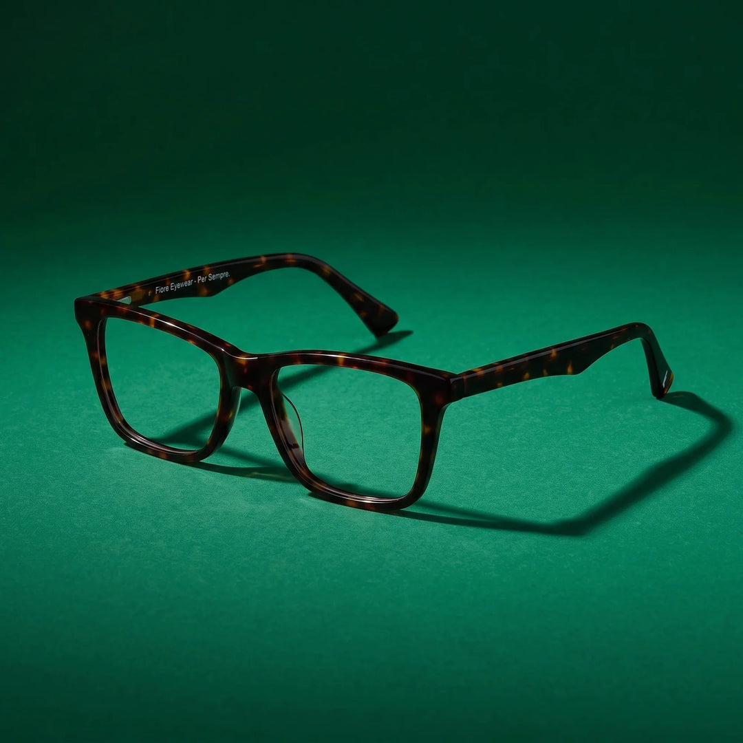 Anteojos Fiore 5228 en tortoiseshell – still life on a seamless emerald studio backdrop