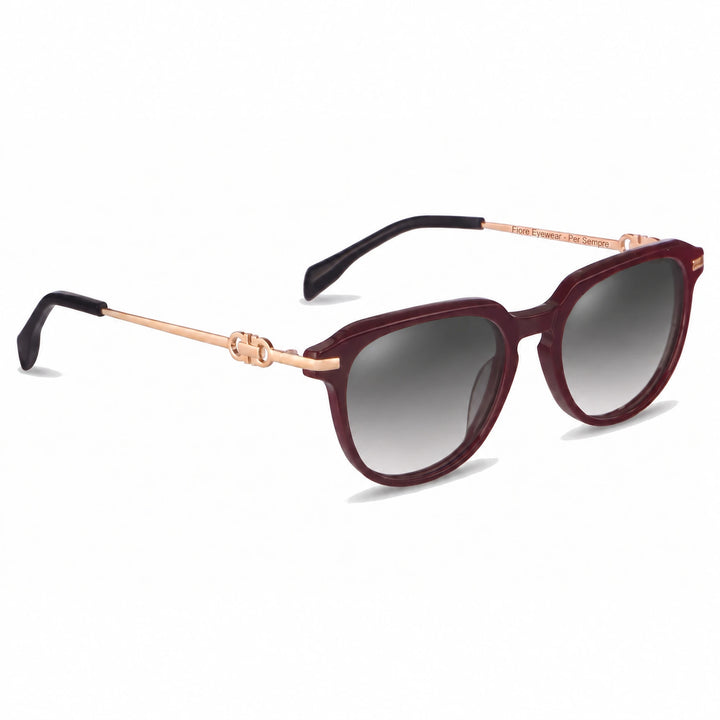 Lentes de sol Fiore 5409 Rojo cristal Gradiente Gris polarizado vista tres cuartos mujer #color_gradiente-gris