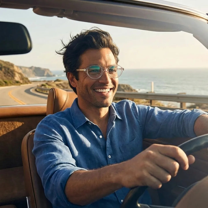 Lentes opticos Guapi Transparente hombre conduciendo proteccion visual antirreflex receta optica bio-acetato Bonoboss #editorial_hombre-driving #color_transparente