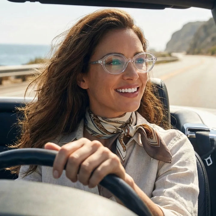 Lentes opticos Guapi Transparente mujer conduciendo proteccion visual antirreflex receta optica bio-acetato Bonoboss #editorial_mujer-driving #color_transparente