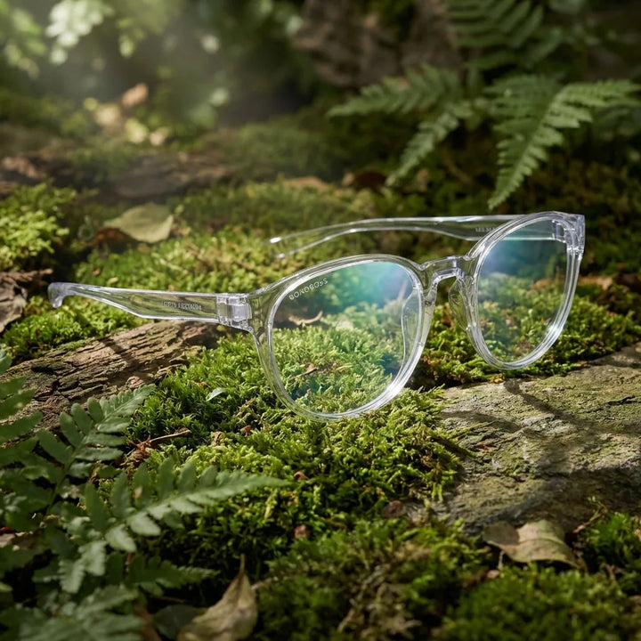 Lentes ópticos Ashley Transparente en bosque verde natural diseño sustentable Bonoboss #editorial_sustentabilidad #color_transparente