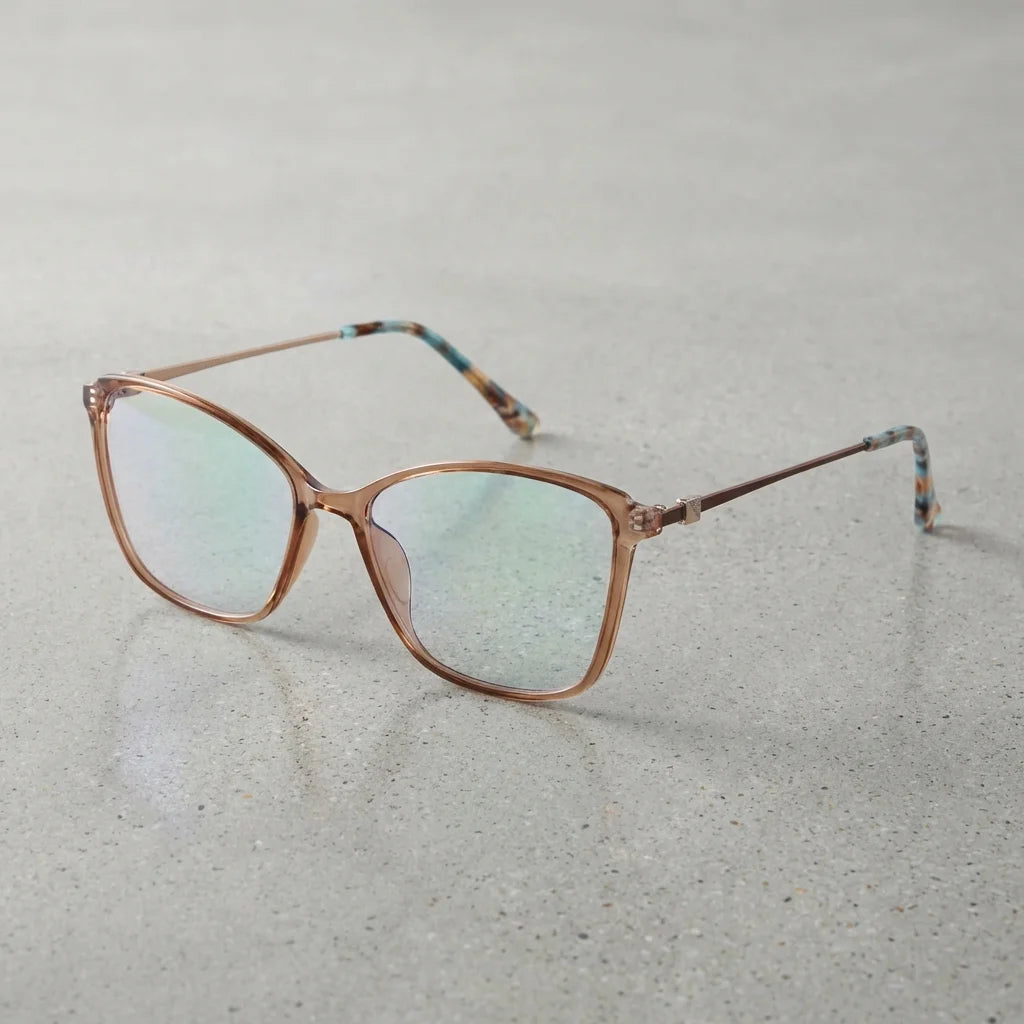 Lentes ópticos Carolina Champagne sobre superficie premium calidad premium receta Bonoboss #editorial_banner_confianza #color_champagne