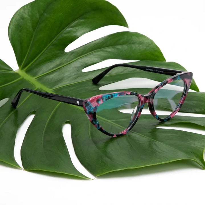 Lentes ópticos Hamburgo Mosaico entre hojas botánicas naturales diseño sustentable Bonoboss #editorial_sustentabilidad #color_mosaico