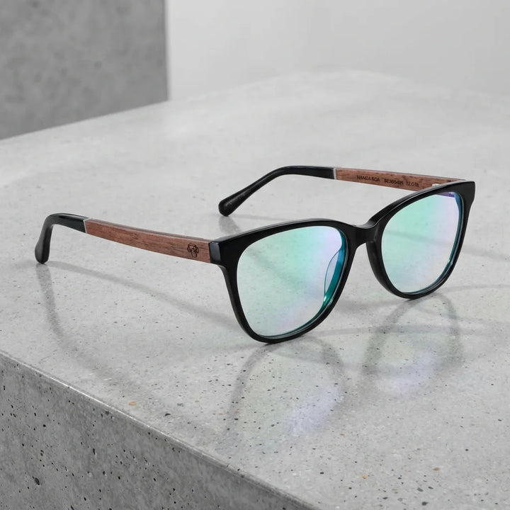 Lentes ópticos Hanga Roa Negro sobre superficie premium calidad premium receta Bonoboss #editorial_banner_confianza #color_negro