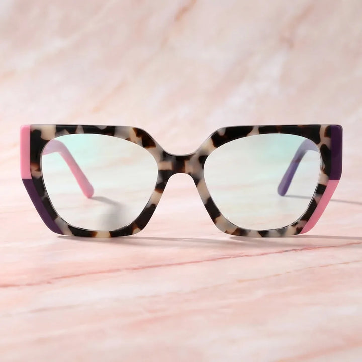 Lentes ópticos Kai Kai Pink sobre mármol rosado delicado armazón premium Bonoboss #editorial_armazon #color_pink