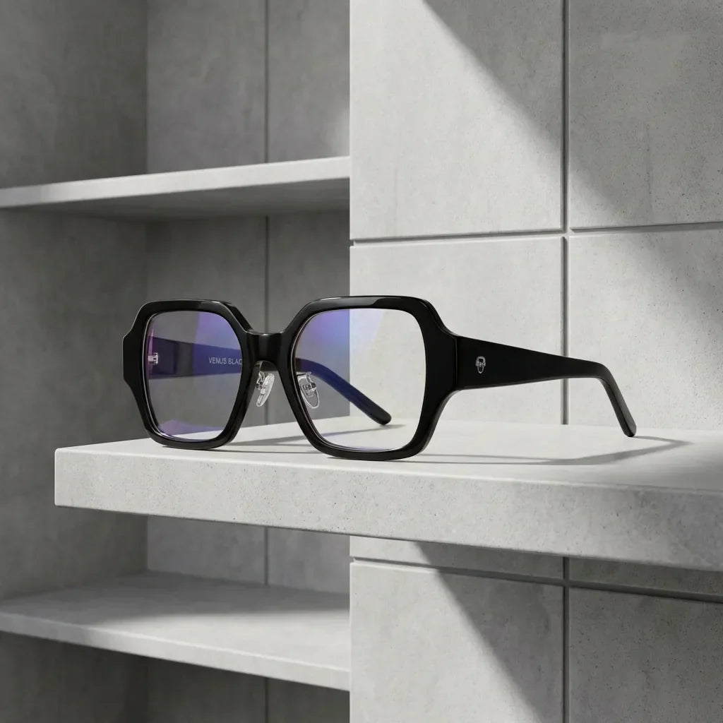 Lentes ópticos Venus Negro sobre superficie cream suave calidad premium receta Bonoboss #editorial_banner_confianza #color_negro