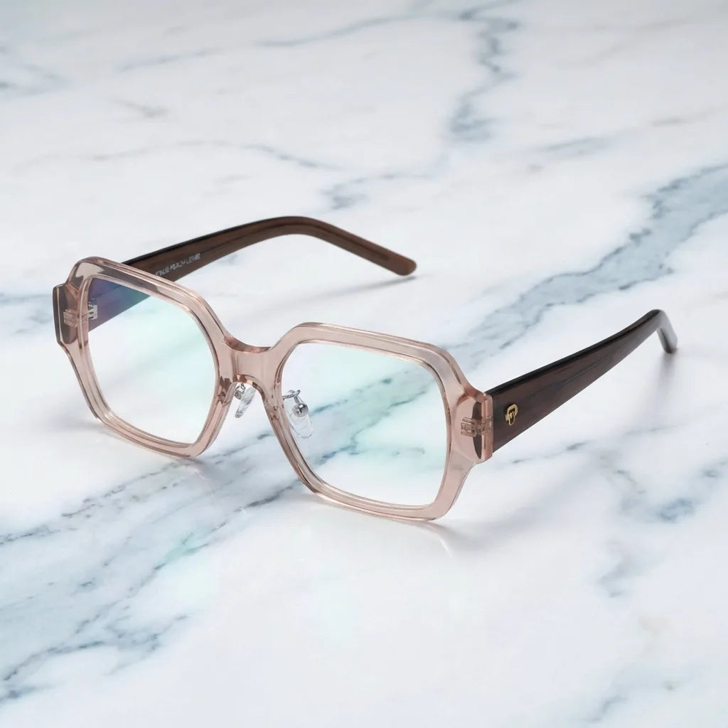 Lentes ópticos Venus Pink Havana sobre mármol blanco elegante armazón premium Bonoboss #editorial_armazon #color_pink-havana