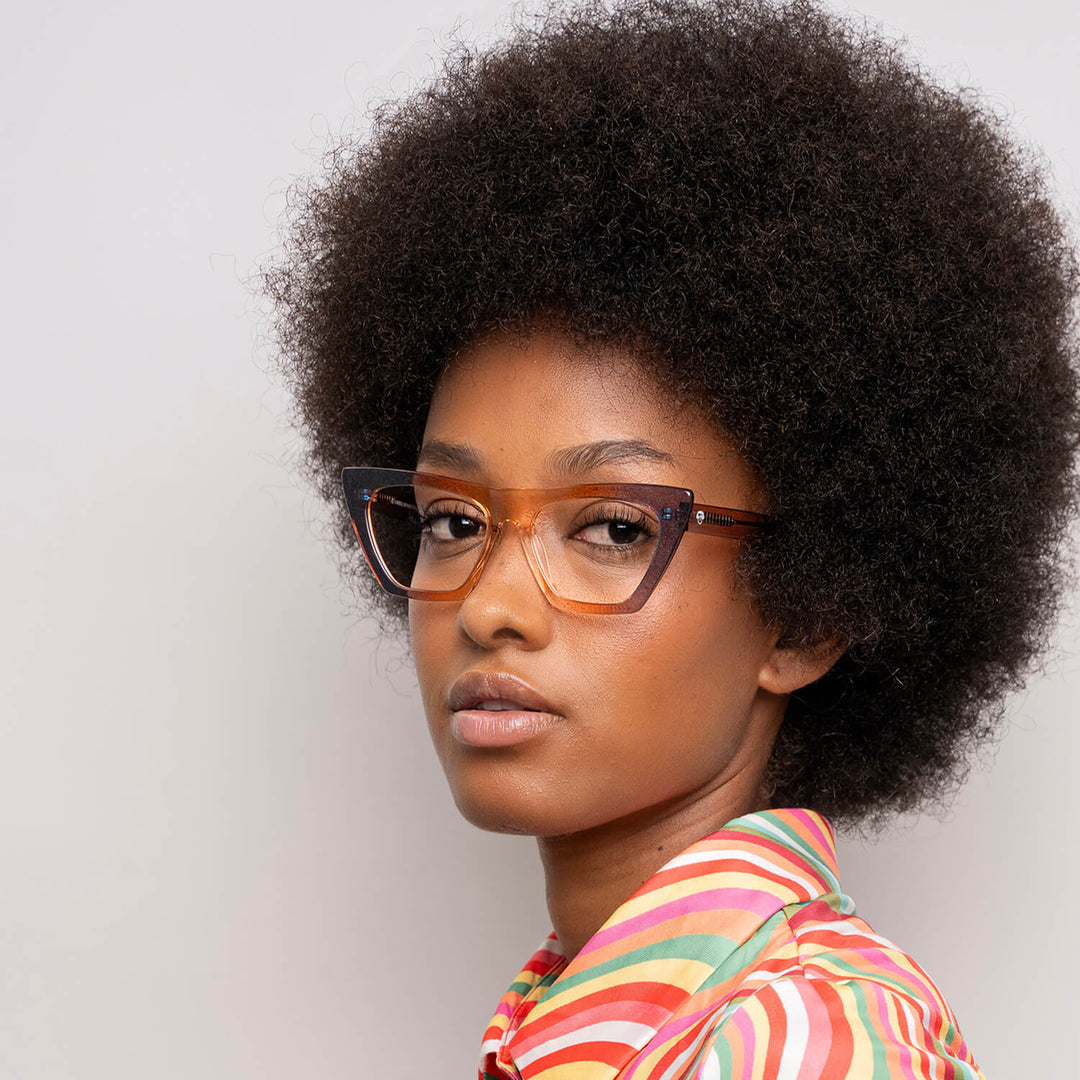 Vista frontal de Rosario lentes de lectura mujer color champagne #color_champagne