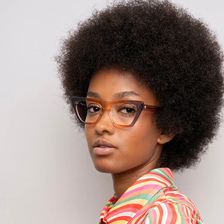 Vista frontal de Rosario lentes de lectura mujer color champagne #color_champagne