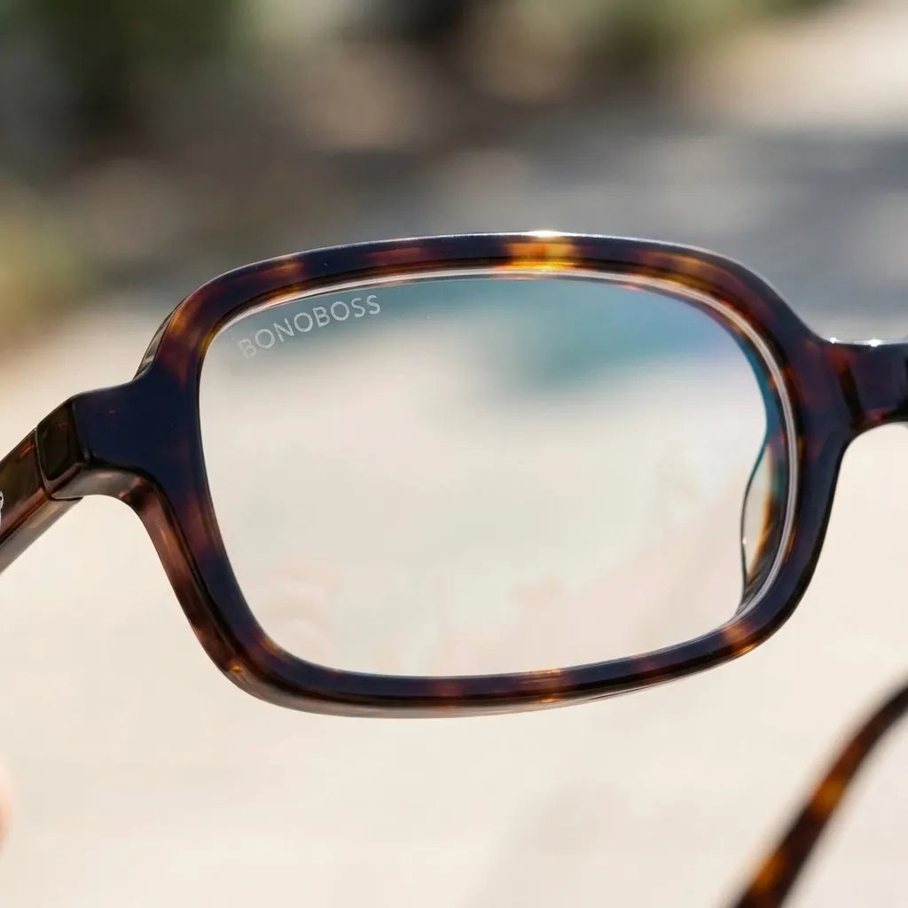 Lentes opticos Navarino Carey close-up lente coating antirreflex detalle antirreflex receta optica bio-acetato Bonoboss #editorial_lente-coating #color_carey