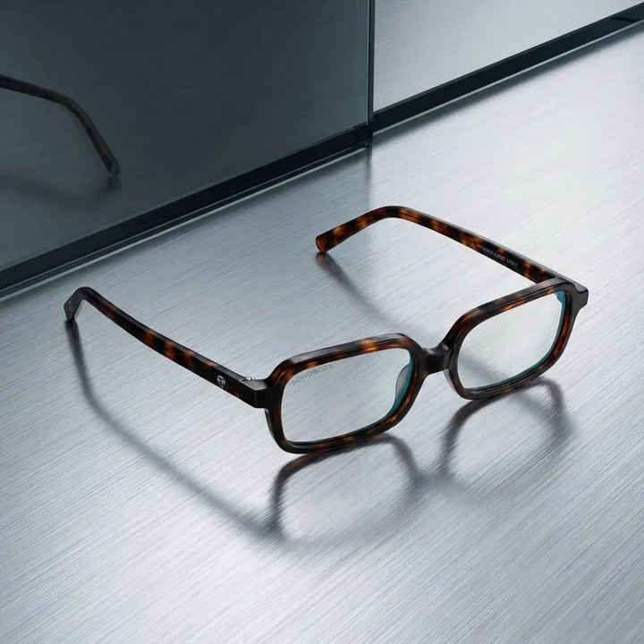 Lentes opticos Navarino Carey sobre metal cepillado industrial antirreflex receta optica bio-acetato Bonoboss #editorial_metal-brushed #color_carey