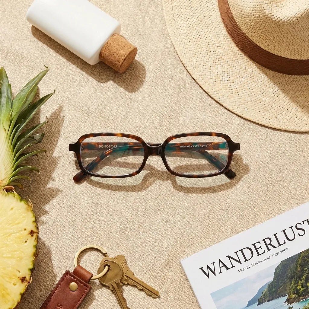 Lentes opticos Navarino Carey flat lay accesorios esenciales verano antirreflex receta optica bio-acetato Bonoboss #editorial_summer-essentials #color_carey