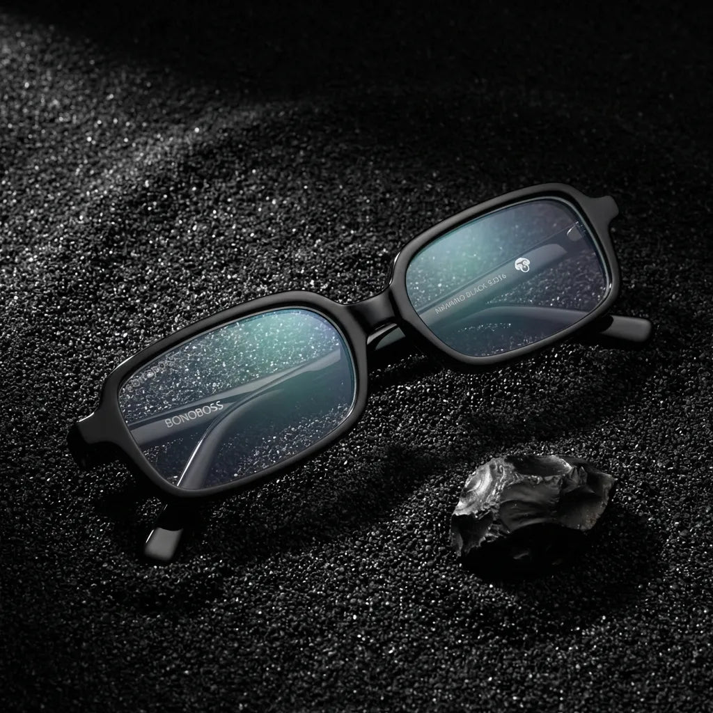 Lentes opticos Navarino Negro sobre arena negra volcanica antirreflex receta optica bio-acetato Bonoboss #editorial_arena-negra #color_negro